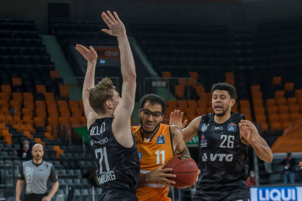 战术与人员 战术与人员